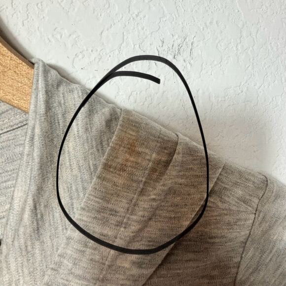 SWEATY BETTY TORI TWIST FRONT HOODED PULLOVER GREY LONG SLEEVE HOODIE SIZE US 6 - Picture 4 of 8